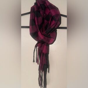 GUC Unisex Men Women’s Plaid Accent Scarf - Black & Red Plaid Fashion Accessory